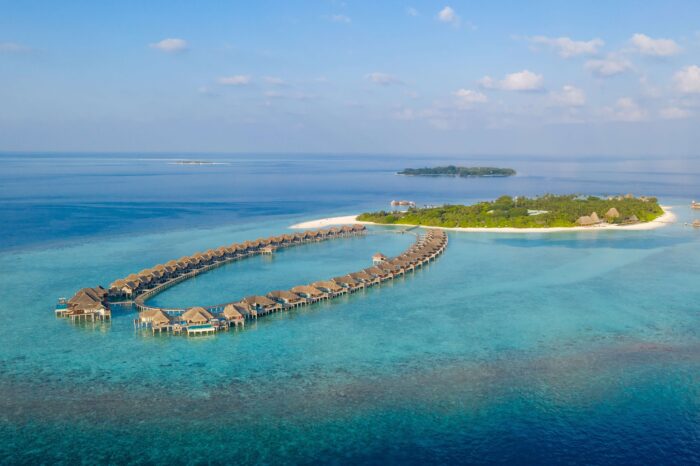 Luxurious Maldives – Dusit Thani Maldives 04 Nights / 05 Days